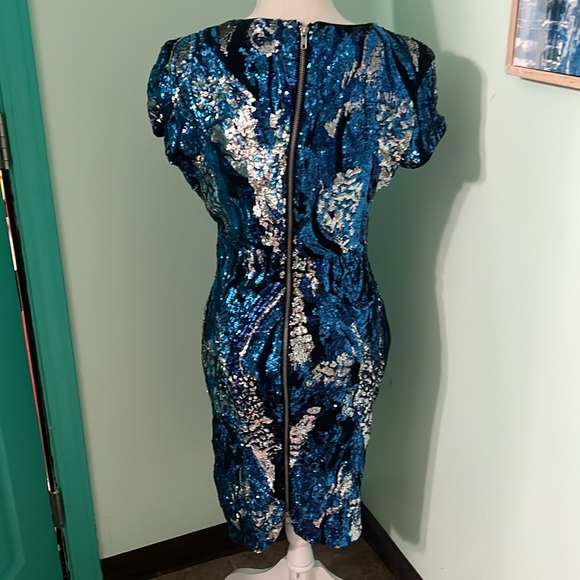 Cache sequins stretch cocktail dress. Comfy. - Picture 7 of 9